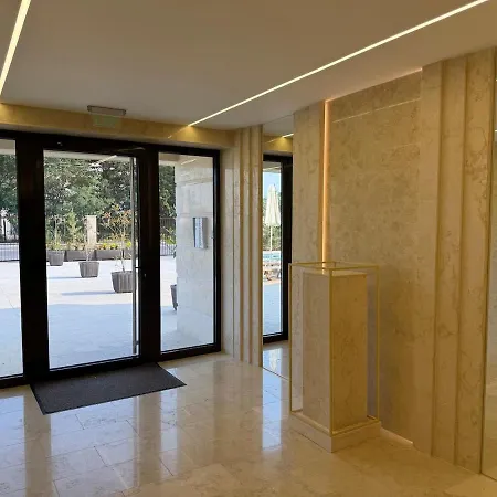 Modern Sea With Pool & Апартамент