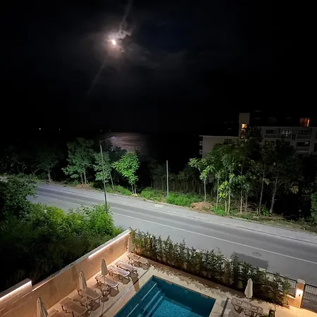 Апартамент Modern Sea With Pool & *