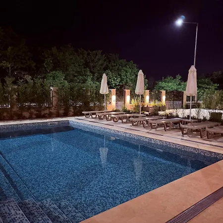 Modern Sea With Pool &