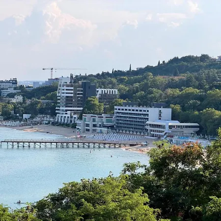 Апартамент Modern Sea With Pool & Варна